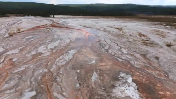 Gejzír Kitörés Gejzír Kastélyban Yellowstone Nemzeti Parkban Légi Kilátás Gyönyörű — Stock videók