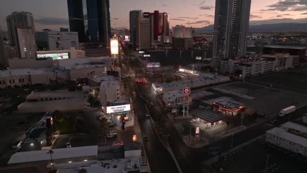 Vista Aérea Pista Las Vegas Noite Luzes Bonitas Cidade Noturna — Vídeo de Stock