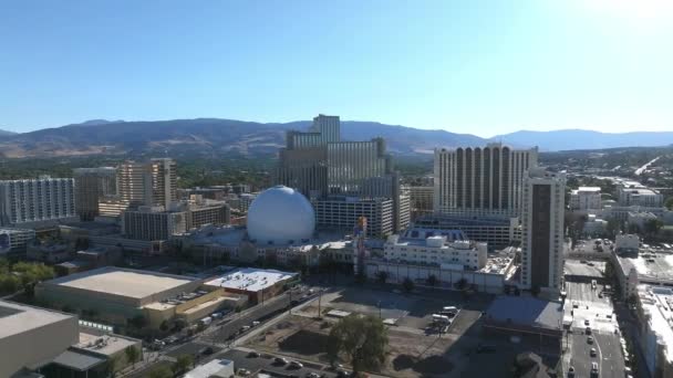 Αεροφωτογραφία Του Κέντρου Της Πόλης Reno Νεβάδα Cityscape Επιχειρήσεις Ξενοδοχεία — Αρχείο Βίντεο