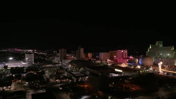 Vista Aérea Vida Noturna Cidade Reno Eua Luzes Cidade Casinos — Vídeo de Stock