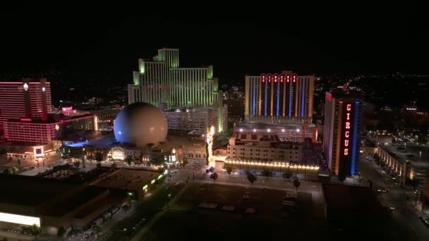 Letecký Pohled Noční Život Městě Reno Usa Městská Světla Kasina — Stock video