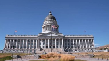 Salt Lake City, Utah, ABD 'deki güzel Capitol. Salt Lake City Capitol Binası 'nın 4k içerisindeki hava görüntüsü..