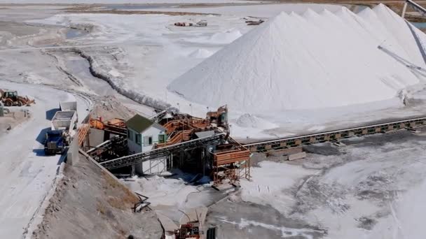 Meersalzproduktion Maschinen Zur Behandlung Des Salzes Die Ausrüstung Einer Saline — Stockvideo