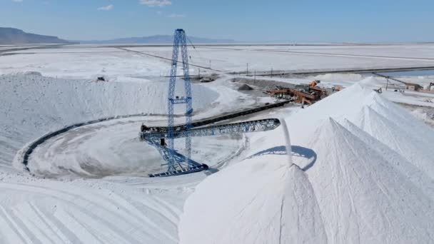 Meersalzproduktion Maschinen Zur Behandlung Des Salzes Die Ausrüstung Einer Saline — Stockvideo