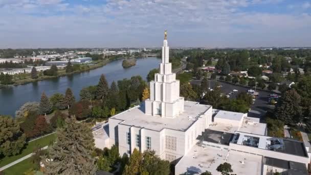 Légi Felvétel Idaho Vízesés Templomáról Snake River Mellett Idaho Fallsban — Stock videók