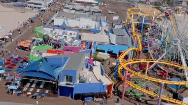 Kaliforniya 'daki Santa Monica İskelesi' nin havadan görünüşü, ABD. Güzel Venedik sahili manzarası.