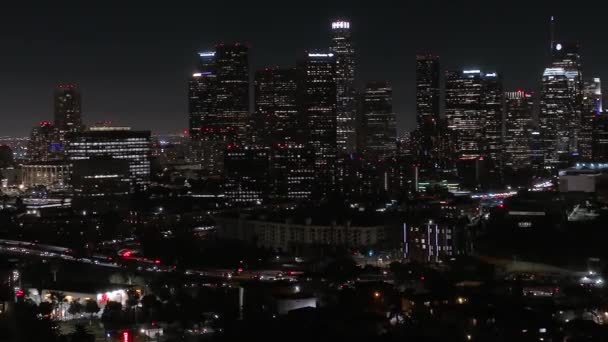 Edificios Del Centro Los Ángeles Por Noche Vista Aérea Ciudad — Vídeo de stock
