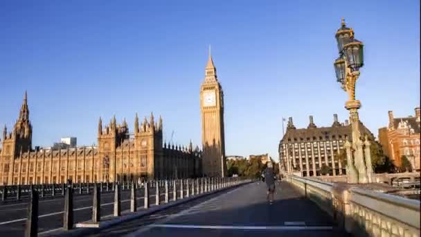 晴れた日の朝 美しいビッグ ハイパーラプス ロンドンの景色 ロンドンの中心部 ビッグベンとウェストミンスターアビー — ストック動画