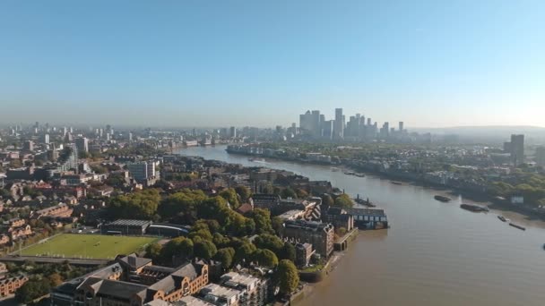Vedere Aeriană Pentru Londons Business District Iconic Skyscraper Banking Complex — Videoclip de stoc