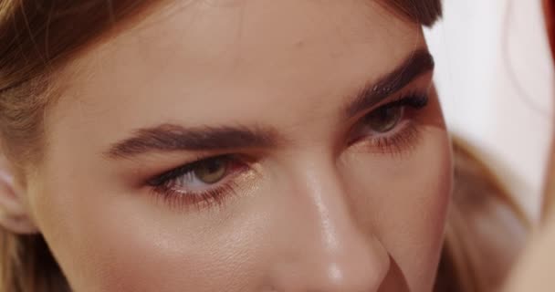 Прекрасні Дівчата Очі Мрійливий Погляд Високоякісні Кадри — стокове відео