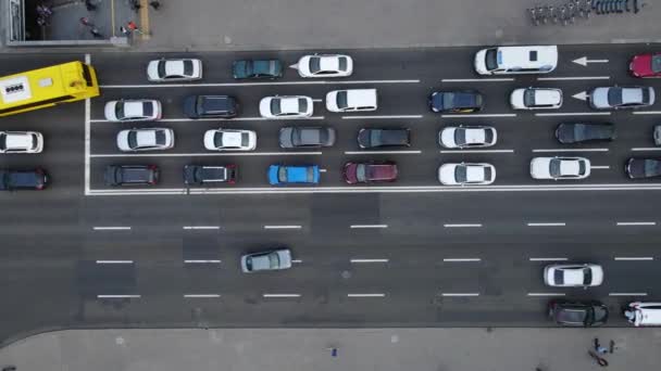 Aerial shot of Kyiv. Car traffic on city streets — Stock Video