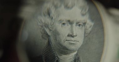 ABD Başkanı Thomas Jefferson, 2 dolarlık bir tasarı üzerinde çalışıyor. 