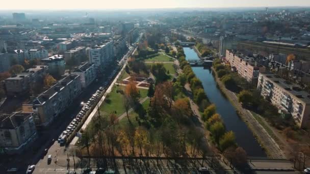 Rivne Ukrayna 'nın sonbahar şehri. Üst görünüm — Stok video