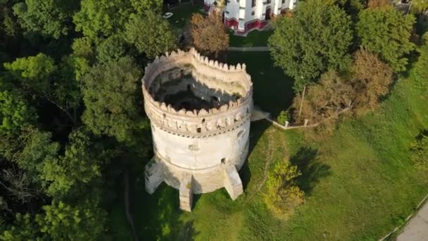 Aerial shot the city Ostroh. Ostorg castle. Ukraine — Vídeo de Stock