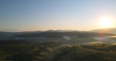 Güneş Karpatlar 'da Doğar