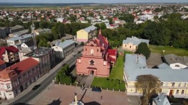 Horodok şehri havadan çekildi, Lviv. Dürüst Haç 'ın Yüceliği Kilisesi. Ukrayna. Yüksek kalite 4k görüntü