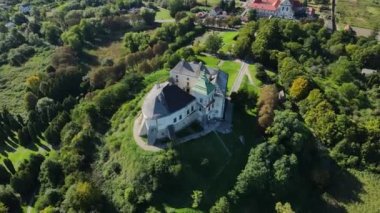 Olesk Kalesi 'ni havadan vurdular. Ukrayna. Yüksek kalite 4k görüntü