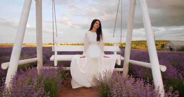 Bride Festive Outfit Swings Swing Sunset — Stok video