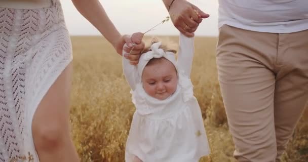 아기는 아빠의 배운다 — 비디오