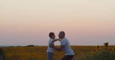 dad takes his child in his arms