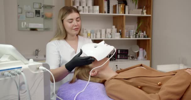 現代の美容クリニックでの皮膚修復手順 — ストック動画