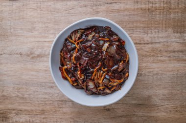 Siyah fasulye soslu Kore usulü erişte, 'Jjajang Myeon'