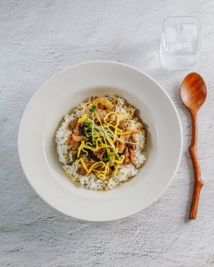 Pirinçten önce Kore usulü domuz eti, 'Jeyuk Deopbapi'
