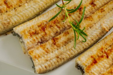 Izgara tatlı su yılan balığı Kore yemeği.