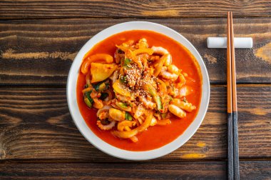 Baharatlı kızarmış ahtapot, Kore yemeği 'nakji bokkeum'