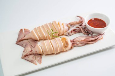 Gochujang soslu nefis kalamar (Kore biber ezmesi))