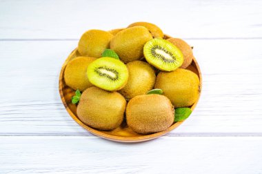 Lezzetli Tropikal Meyve, Yeşil Kivi