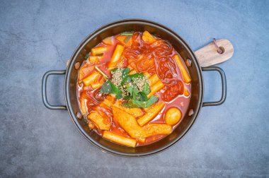 Karışık pirinç kekleri, Kore yemekleri 'tteokbokki'