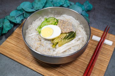 Hamheung usulü soğuk karabuğday eriştesi, Kore yemeği 'Hamheung naengmyeon'