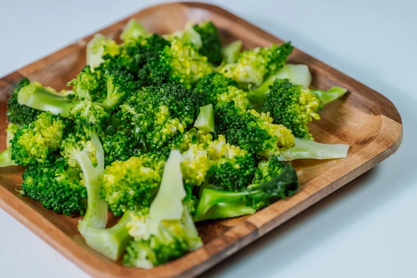 Comida Vegetariana Brócoli Sobre Plato Madera — Foto de Stock