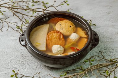 Eomuk tang, Kore usulü balık çorbası.