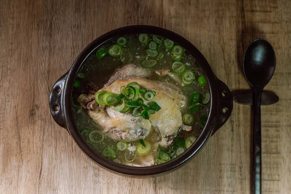 Samgyetang Koreanska Ginseng Chicken Soup Anbud Hel Ung Kyckling Fylld — Stockfoto