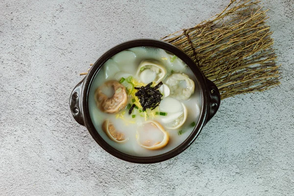 Tteok Mandu Guk Sopa Dumpling Estilo Coreano Con Pastel Arroz — Foto de Stock