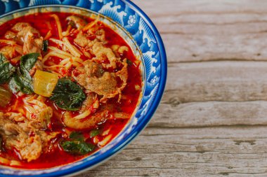 Malatang, Çin baharatlı, uyuşturucu sıcak çorba.