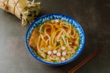 Eomuk udon, Japon Balık Keki Şişleri Udon