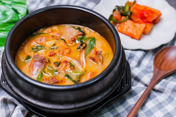 Sundaegukbap, Kore kanlı sosis ve pirinç çorbası.