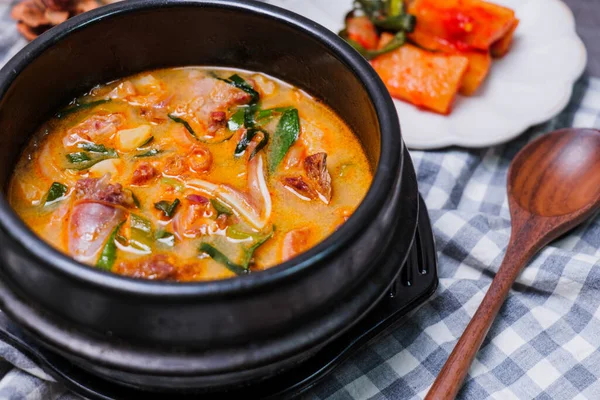 Sundaegukbap, Kore kanlı sosis ve pirinç çorbası.