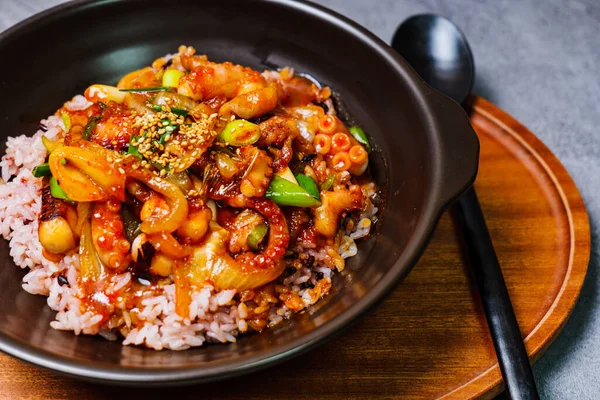 Nakjideopbap Korean Style Spicy Stir Τηγανητό Χταπόδι Πάνω Από Ρύζι — Φωτογραφία Αρχείου