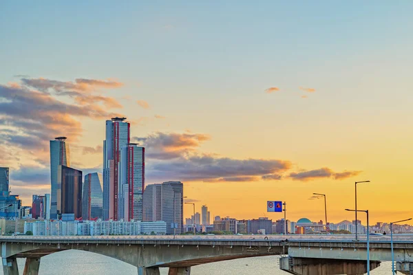 Stadsbilden Yeouido Skyskrapor Affärsfinansdistriktet Tas Kvällen Solnedgången Tid Seoul Sydkorea — Stockfoto