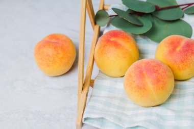 taze ve lezzetli yaz meyvesi şeftalisi