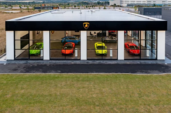 Leeds August 2022 Exterior Lamborghini Car Showroom Leeds Aventador Huracan — Stok fotoğraf