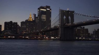 Brooklyn Köprüsü ve manhattan