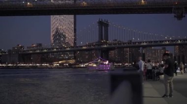 Brooklyn Köprüsü ve manhattan