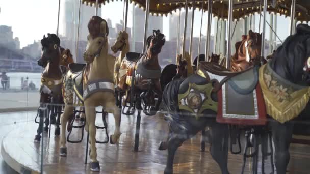 Restaurerad 1922 Janes Carousel i New York — Stockvideo