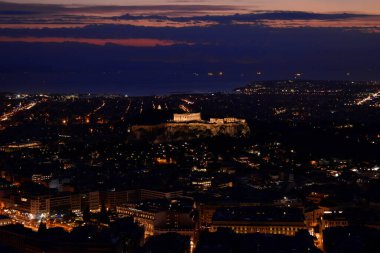 Akropolis 'le Gece Atheenler