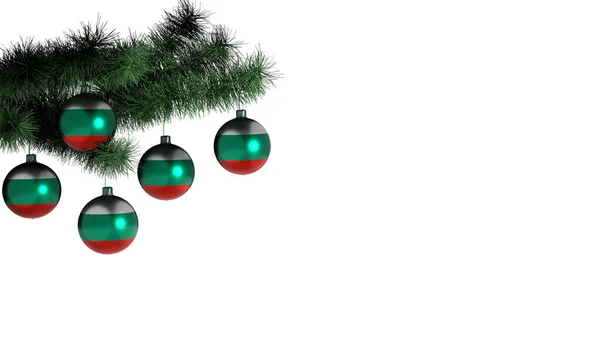 5个圣诞球挂在圣诞树上 白色背景上 保加利亚的国旗涂在球上 — 图库照片
